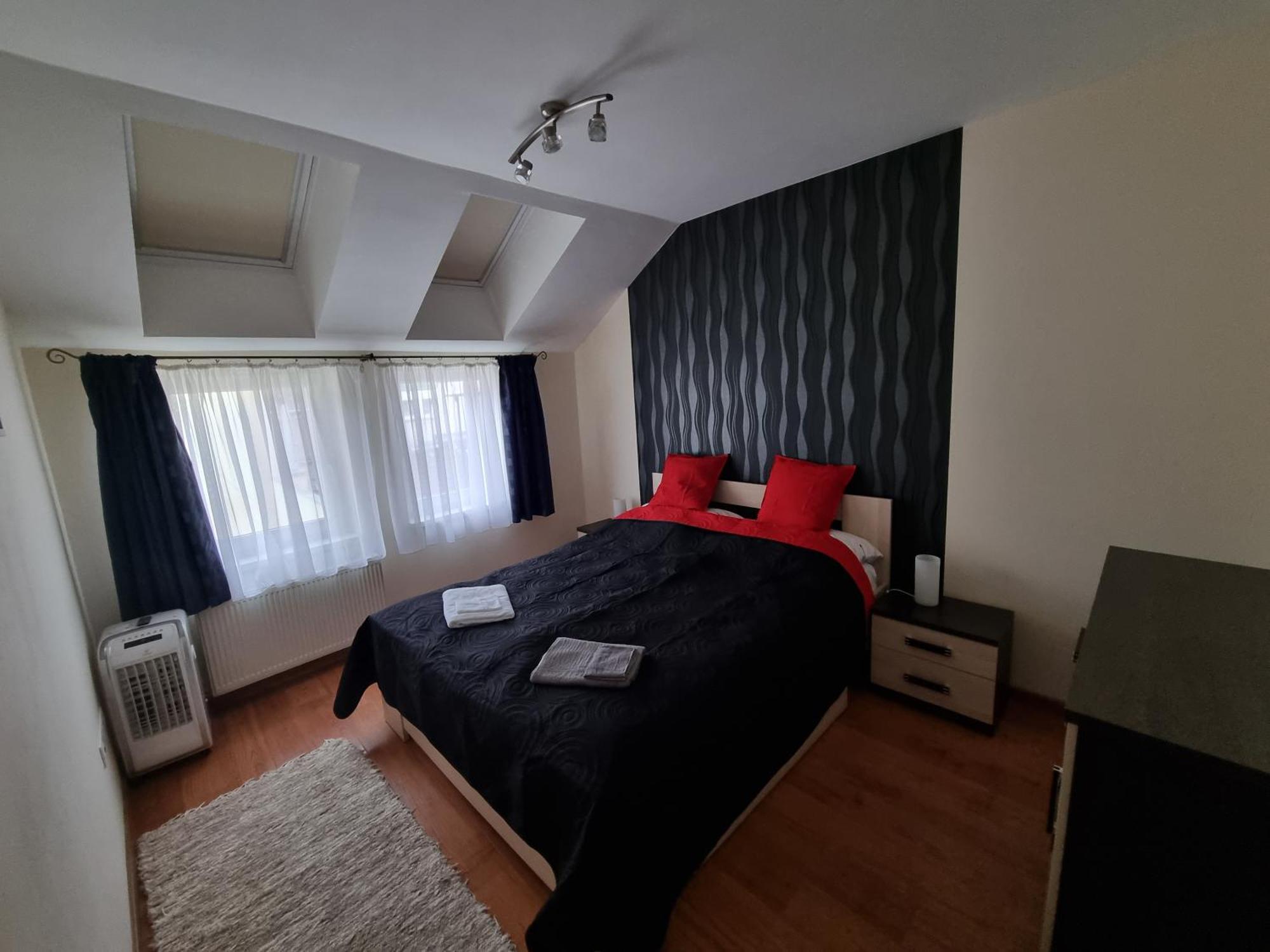 Merry&Car - Huge Balcony + Living Room + 2Br Budapest Exterior photo